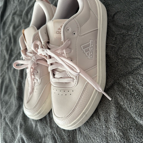 Adidas Women's Sneakers in Light Pink size 9 barely used perfect shape - Picture 1 of 11